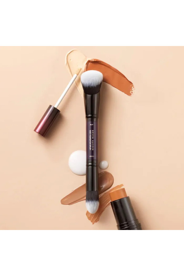 Kevyn Aucoin Duet Foundation Brush